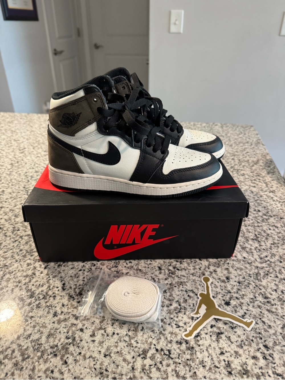 Nike Jordan 1 High-Top Mocha’s